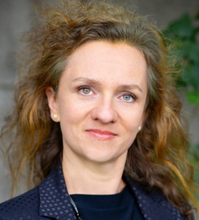 dr Julia Laskowska